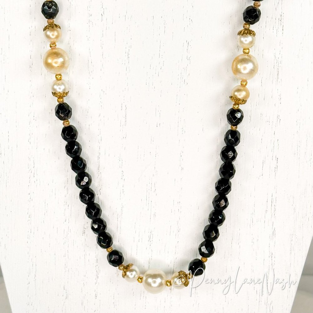 Vintage Black w/ White Spaced Pearl Beads Necklace - Picture 2 of 5